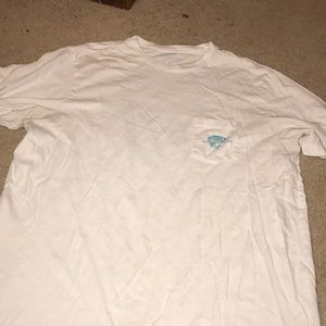 White vineyard vines T-shirt
